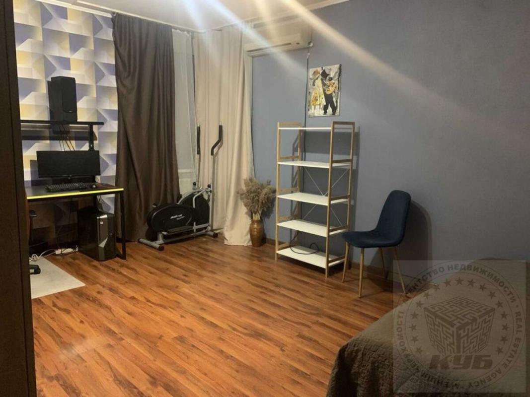 Sale 2 bedroom-(s) apartment 77 sq. m., Lesia Kurbasa Avenue 5в