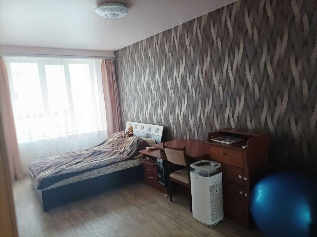 Продаж 1 кімнатної квартири 44 кв. м, Героїв Харкова просп. 272