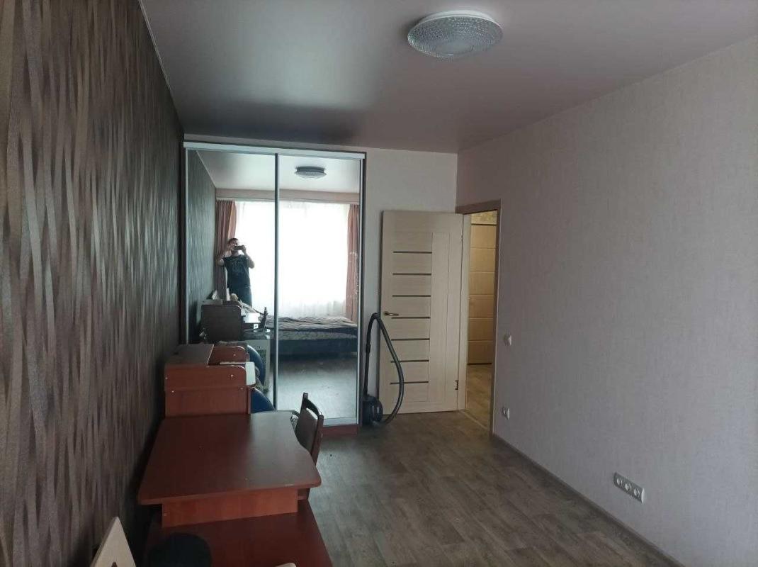 Продаж 1 кімнатної квартири 44 кв. м, Героїв Харкова просп. 272