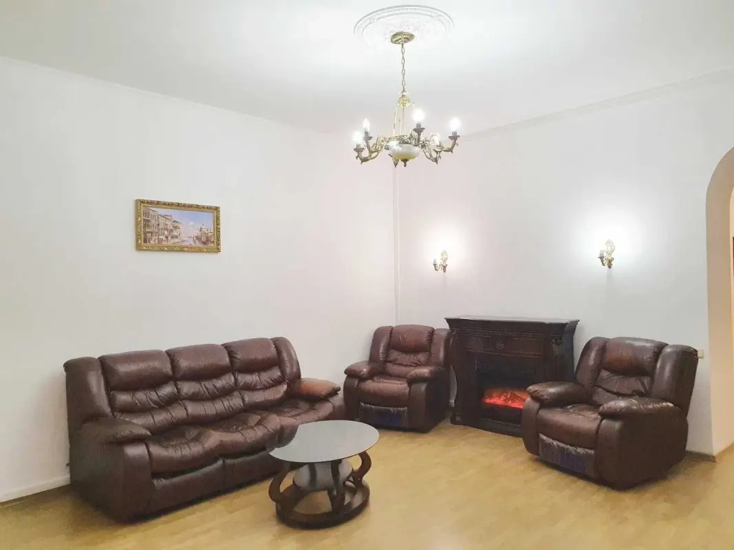 Apartment for rent - Shota Rustaveli Street 34