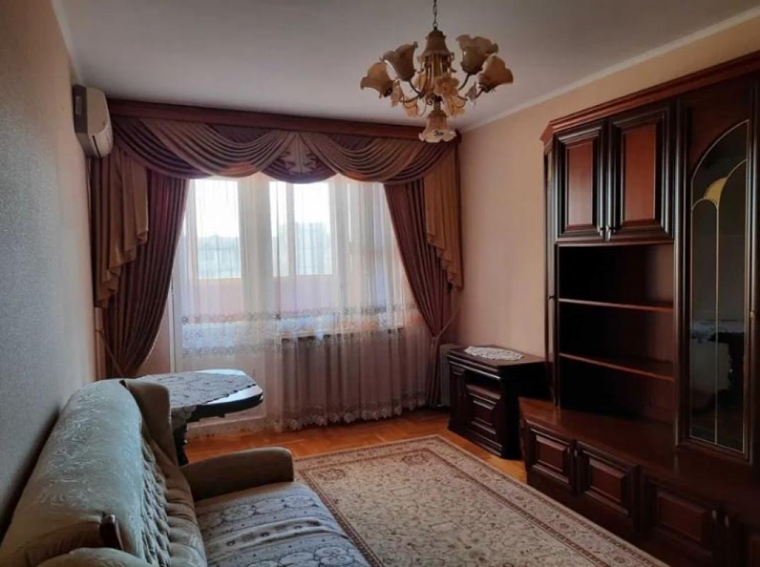 Long term rent 3 bedroom-(s) apartment Pravdy Avenue 17