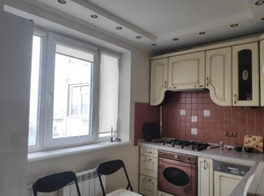 Long term rent 4 bedroom-(s) apartment Hvardiytsiv-Shyronintsiv Street 49в