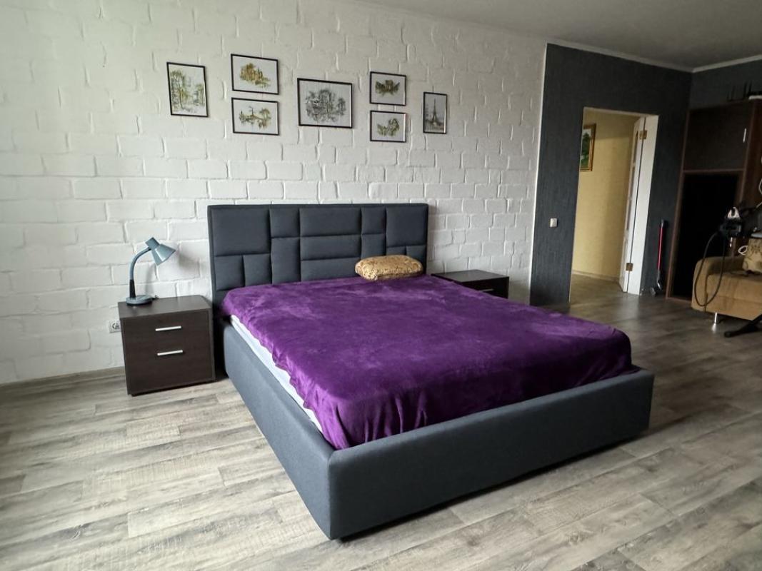 Long term rent 1 bedroom-(s) apartment Mykoly Bazhana Avenue 24/1