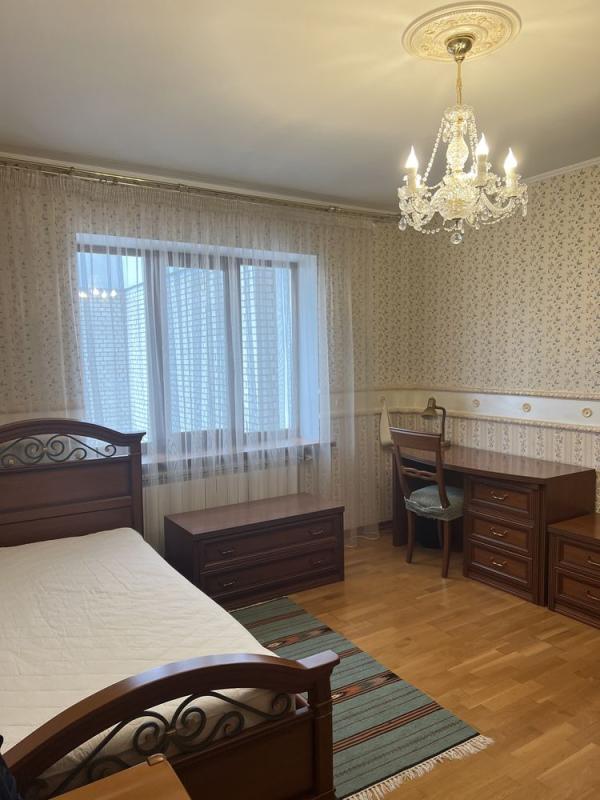 Sale 4 bedroom-(s) apartment 140 sq. m., Dragomanova Street 31б