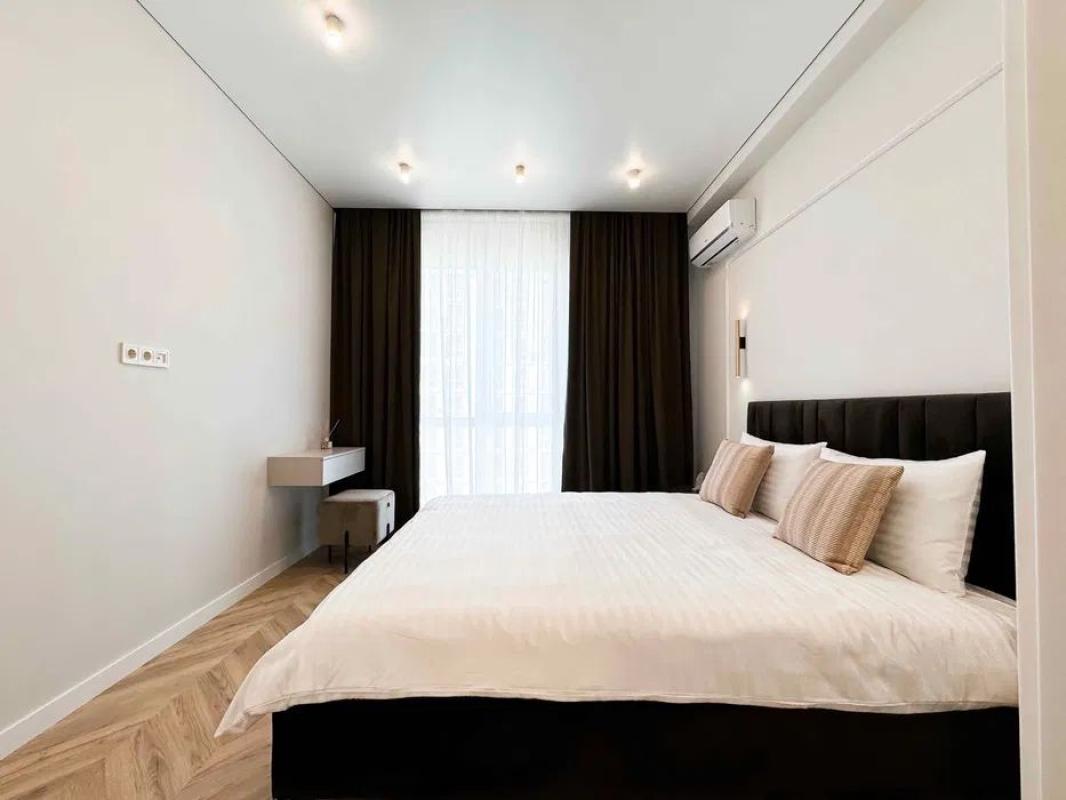 Sale 1 bedroom-(s) apartment 41 sq. m., Mykhaila Maksymovycha Street (Onufriia Trutenka Street) 24а