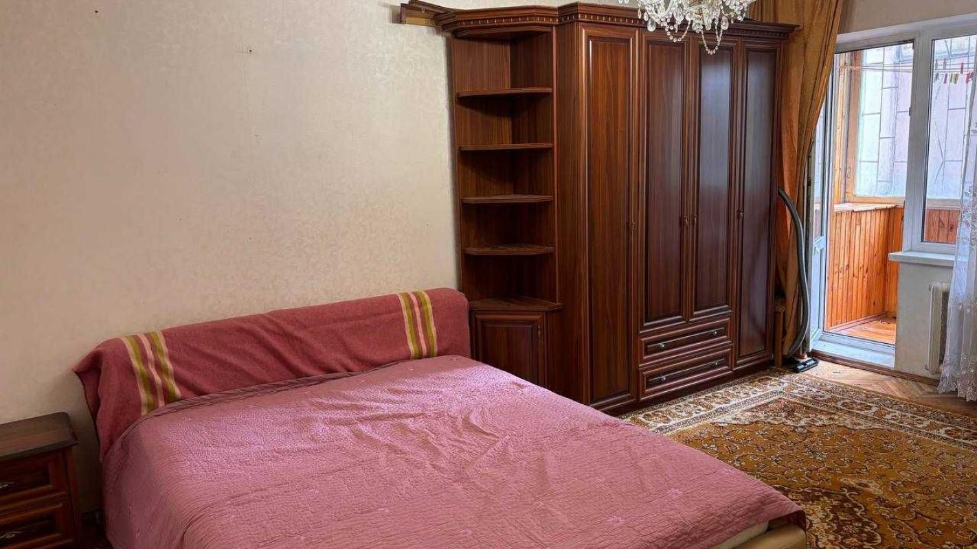 Long term rent 3 bedroom-(s) apartment Volodymyra Ivasiuka Avenue (Heroiv Stalinhrada Avenue) 33/35