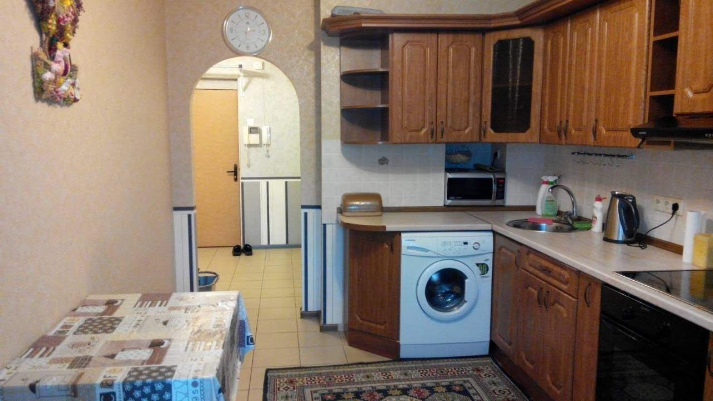 Long term rent 1 bedroom-(s) apartment Petra Hryhorenka Avenue 38