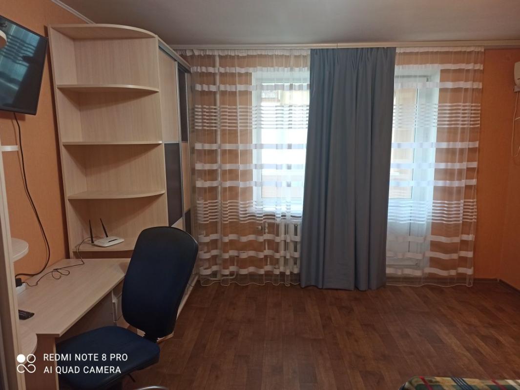 Long term rent 1 bedroom-(s) apartment Petra Hryhorenka Avenue 38