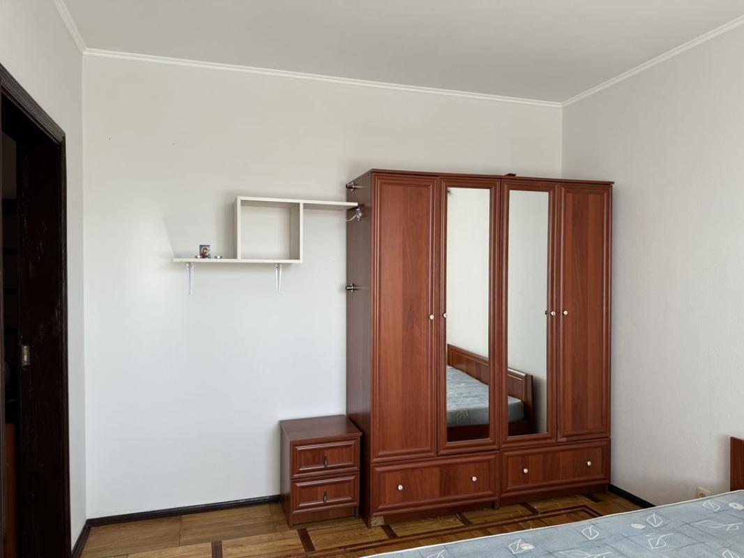 Sale 3 bedroom-(s) apartment 74 sq. m., Stepana Oliinyka Street 17