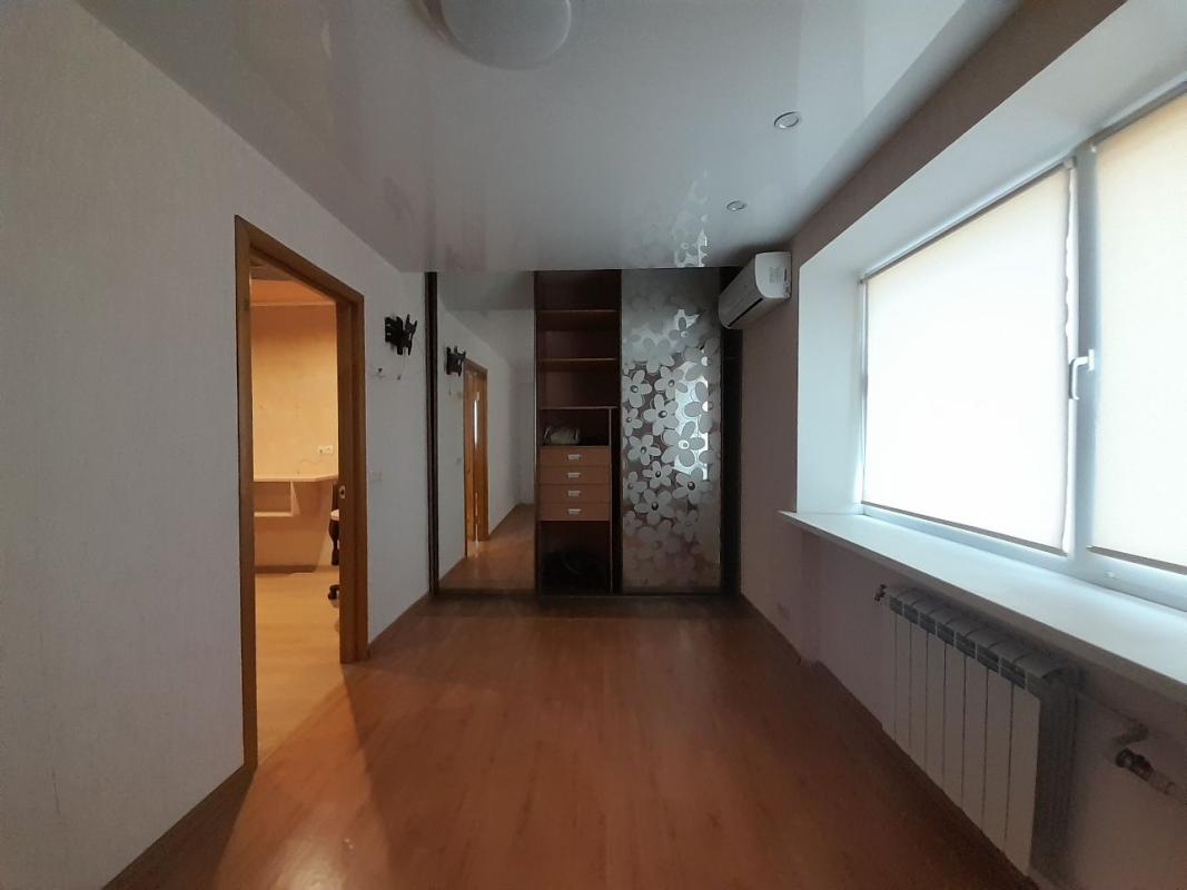 Long term rent 2 bedroom-(s) apartment Vasylya Melnykova street (Mezhlauka Street) 7/2