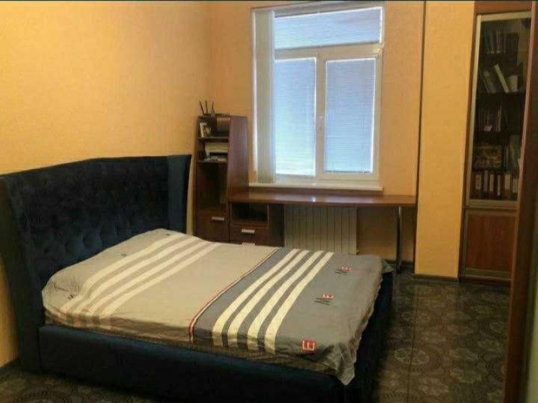 Long term rent 2 bedroom-(s) apartment Vernadskoho Street 1