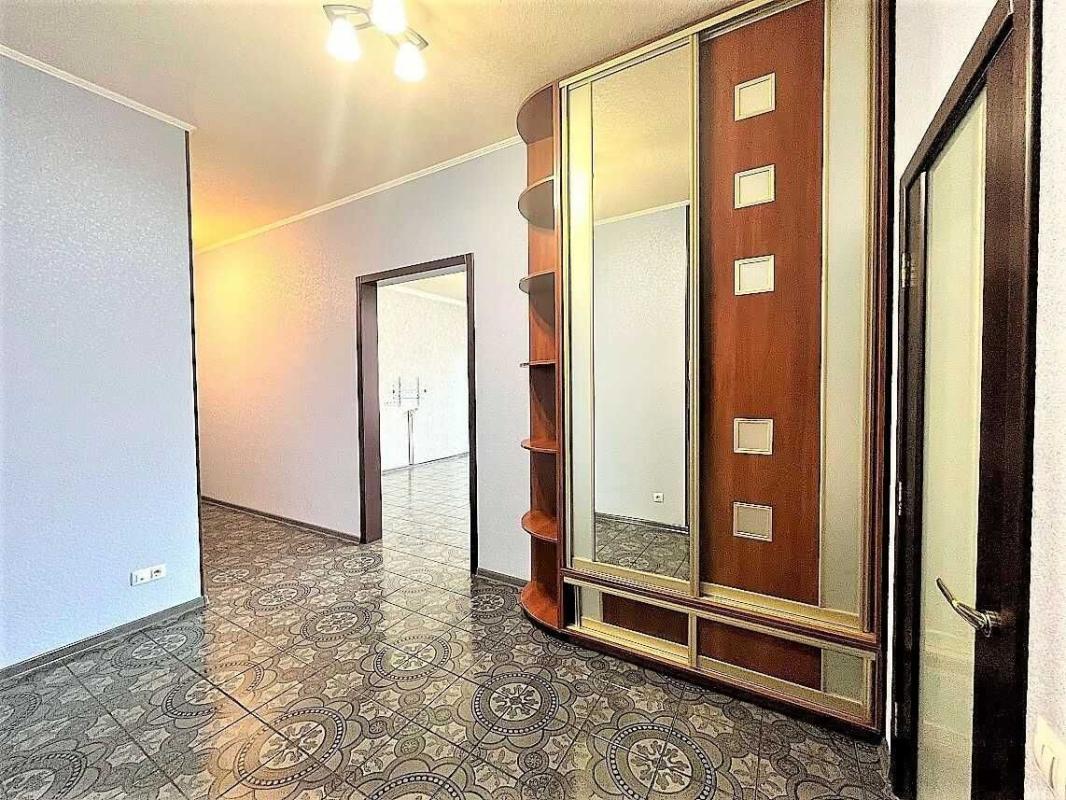 Long term rent 2 bedroom-(s) apartment Vernadskoho Street 1