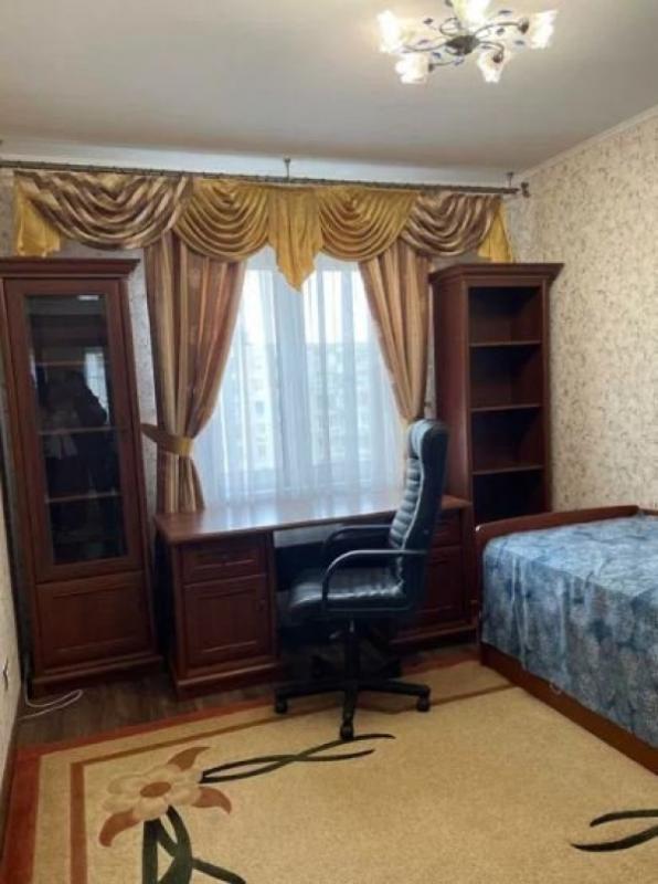 Long term rent 3 bedroom-(s) apartment Mashynobudivna Street 21а