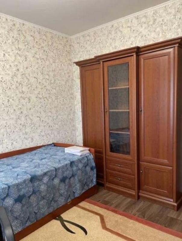 Long term rent 3 bedroom-(s) apartment Mashynobudivna Street 21а