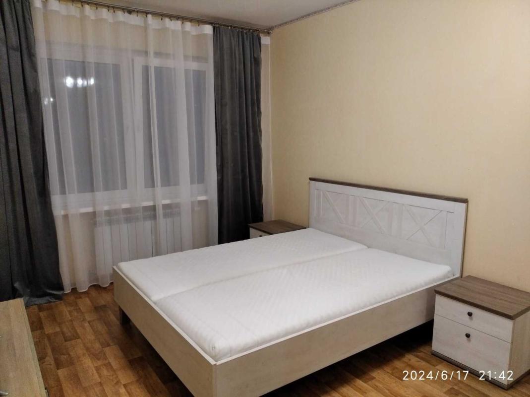 Long term rent 1 bedroom-(s) apartment Petra Hryhorenka Avenue 12