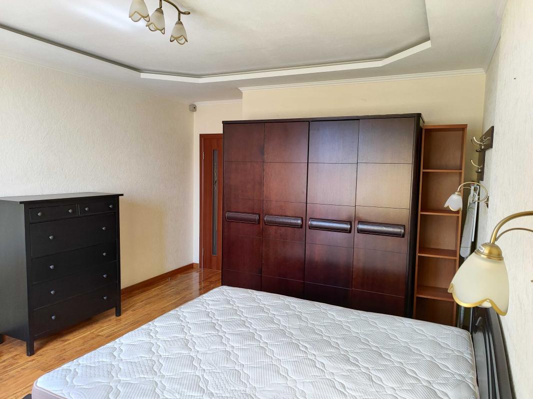 Long term rent 2 bedroom-(s) apartment Holosiivskyi Avenue (40-richchia Zhovtnia Avenue) 30в