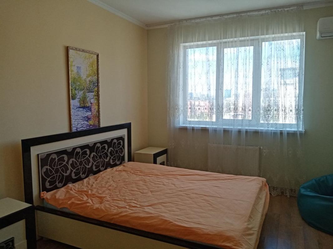 Long term rent 2 bedroom-(s) apartment Kazymyra Malevycha Street (Bozhenka Street) 89