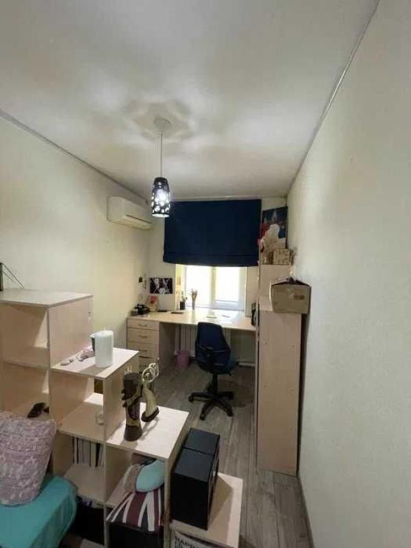 Sale 3 bedroom-(s) apartment 60 sq. m., Kharkivskykh Dyviziy Street 22а