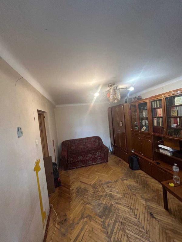 Продаж 2 кімнатної квартири 44 кв. м, Харківське шосе 2
