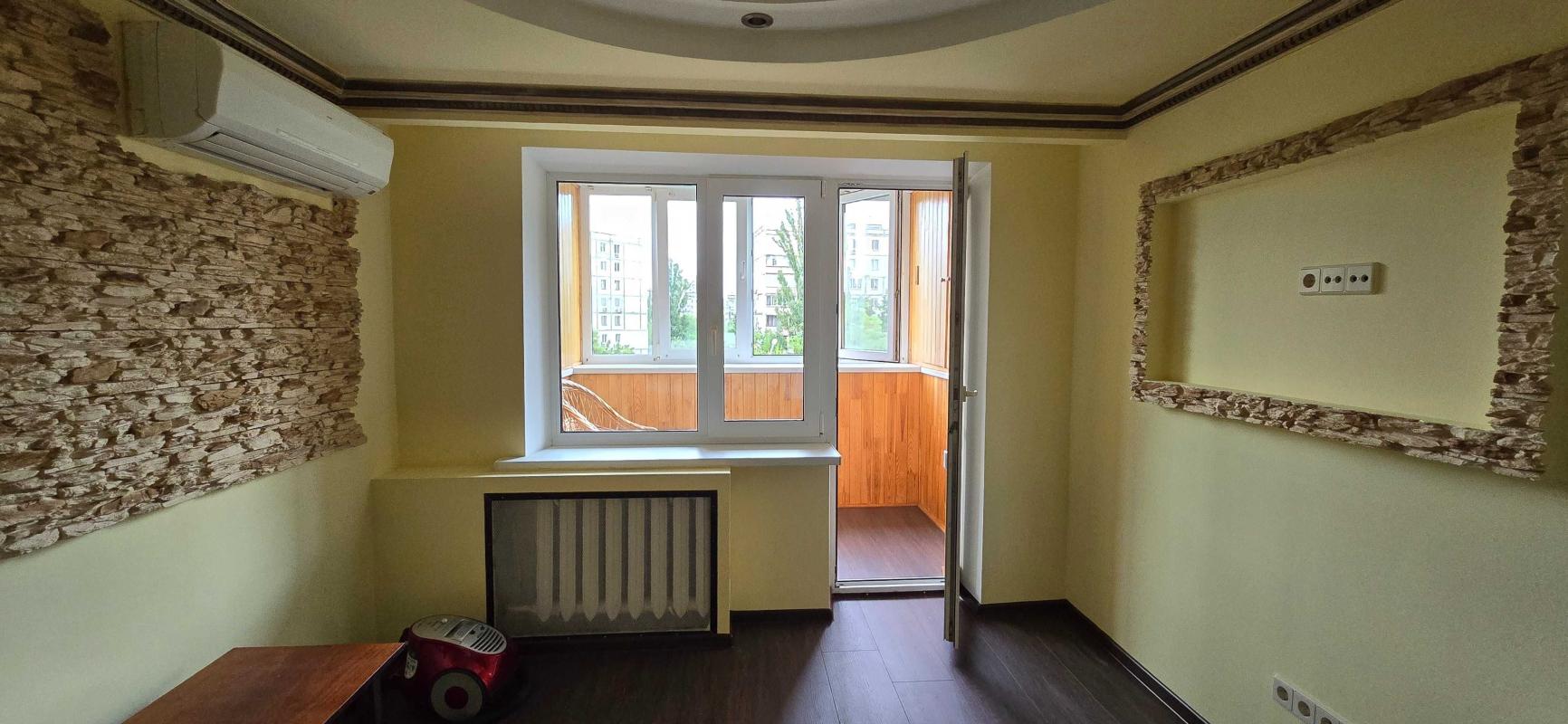 Продаж 2 кімнатної квартири 45 кв. м, Анатолія Солов'яненка вул. 15