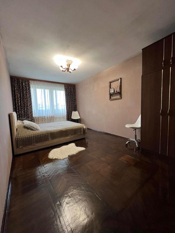 Sale 3 bedroom-(s) apartment 63 sq. m., Roman Shukhevych Avenue (Henerala Vatutina Avenue) 26в