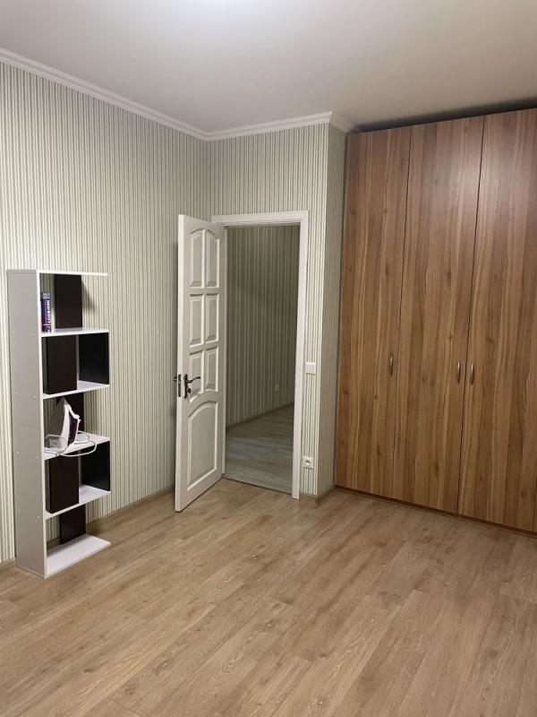 Long term rent 3 bedroom-(s) apartment Teremkivska Street 3