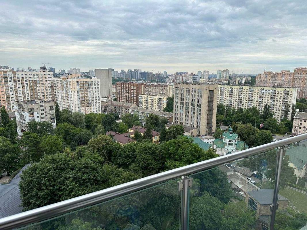 Long term rent 3 bedroom-(s) apartment Holosiivskyi Avenue (40-richchia Zhovtnia Avenue) 60