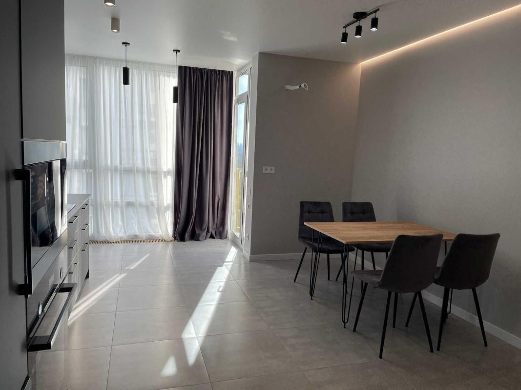 Long term rent 3 bedroom-(s) apartment Ismayila Hasprynskoho street (Sormovska Street)