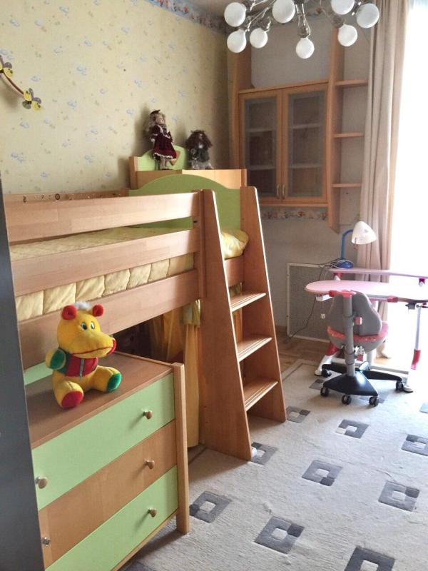 Long term rent 3 bedroom-(s) apartment Partyzanskyi lane 1