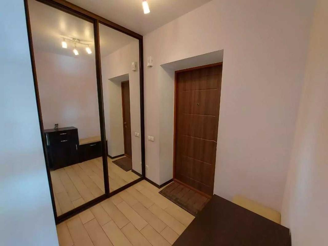 Long term rent 3 bedroom-(s) apartment Ivana Kavaleridze Street 9