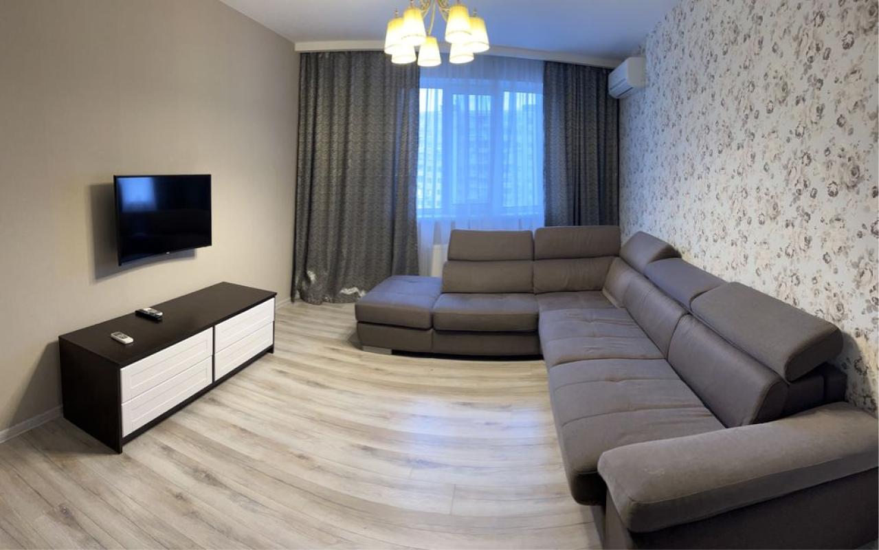 Long term rent 2 bedroom-(s) apartment Heroyiv polku "Azov" Street (Marshala Malynovskoho Street) 8