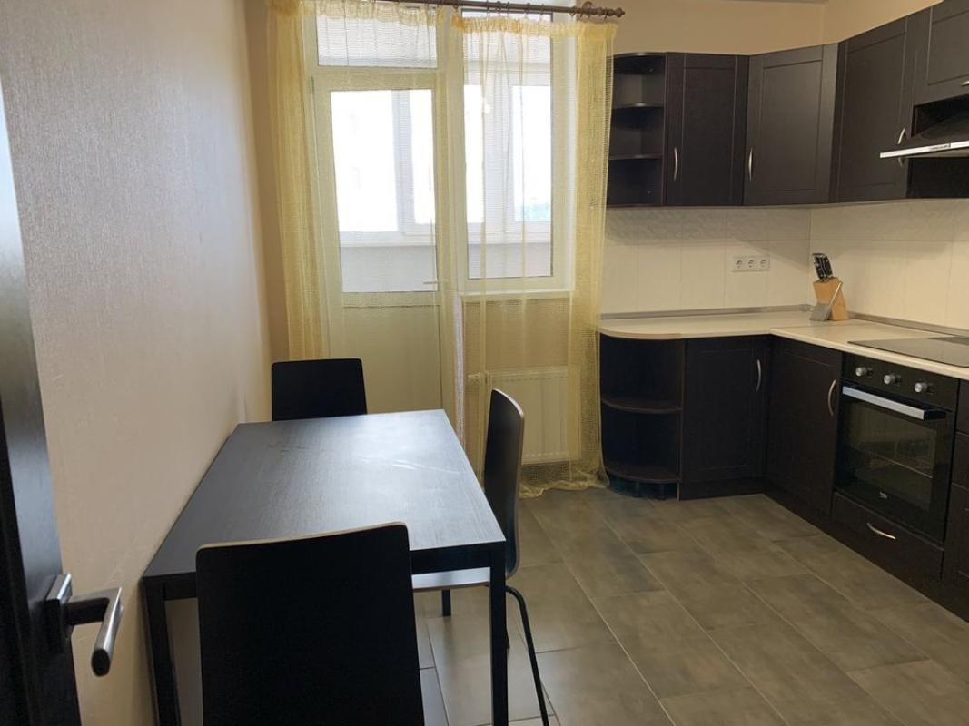 Long term rent 1 bedroom-(s) apartment Solomii Krushelnytskoi Street 15