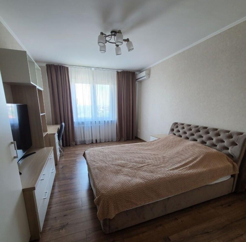 Long term rent 1 bedroom-(s) apartment Grigoriya Vaschenko Street 1