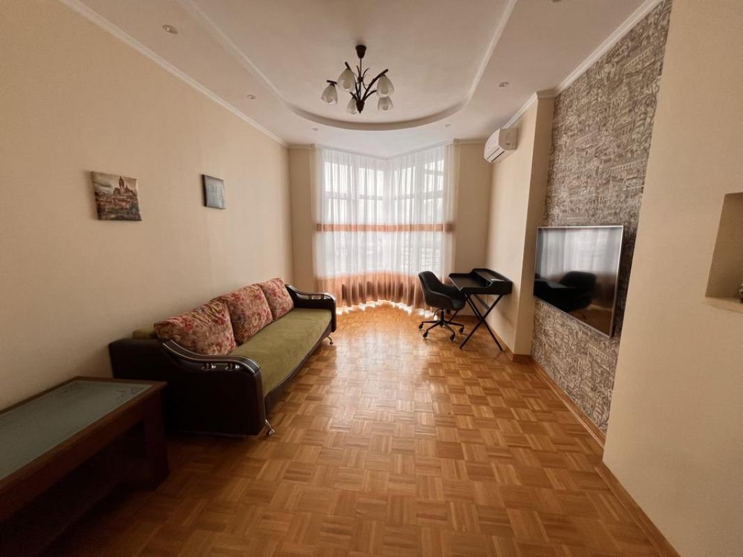 Long term rent 2 bedroom-(s) apartment Akademika Filatova Street 2/1