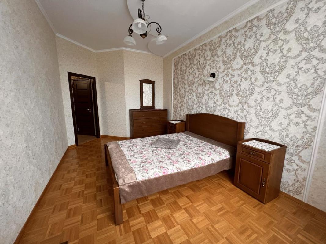 Long term rent 2 bedroom-(s) apartment Akademika Filatova Street 2/1