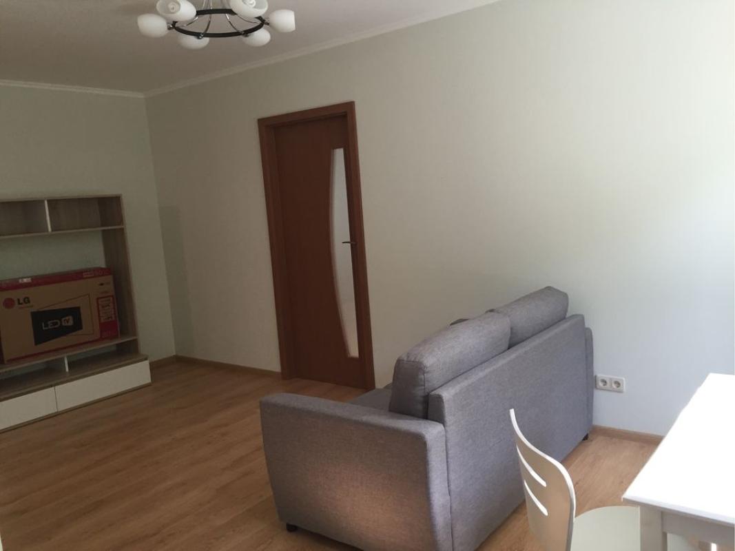 Long term rent 2 bedroom-(s) apartment Mykhaila Boichuka Street (Kikvidze Street) 18