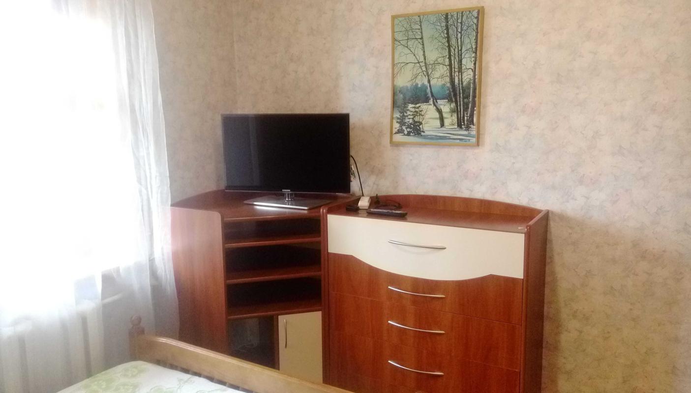 Long term rent 2 bedroom-(s) apartment Mykoly Mikhnovskoho Boulevard (Druzhby Narodiv Boulevard) 3б