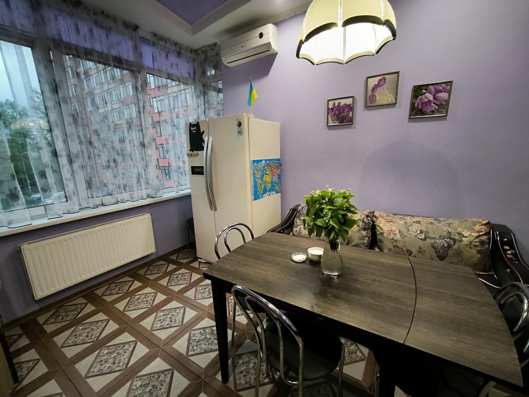 Long term rent 2 bedroom-(s) apartment Akademika Efremova Street (Komandarma Uborevycha Street) 8а