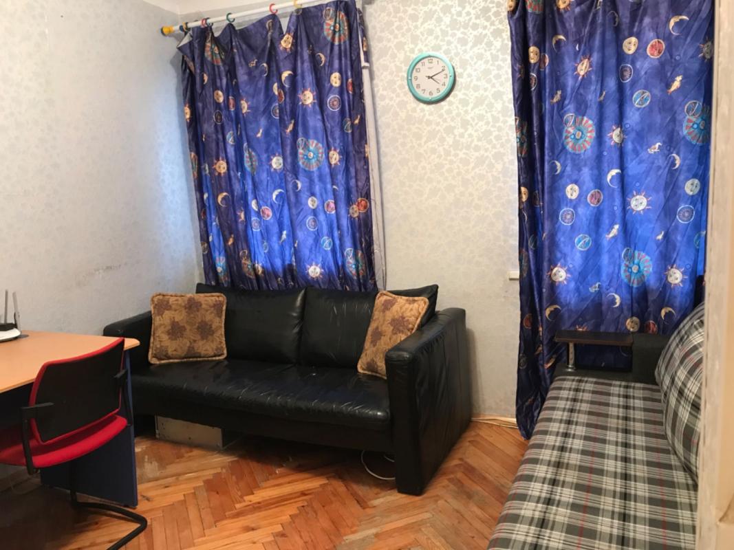 Long term rent 2 bedroom-(s) apartment Volodymyrska Street 82а