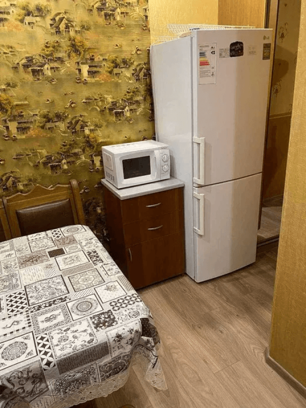 Long term rent 3 bedroom-(s) apartment Valentynivska street 26