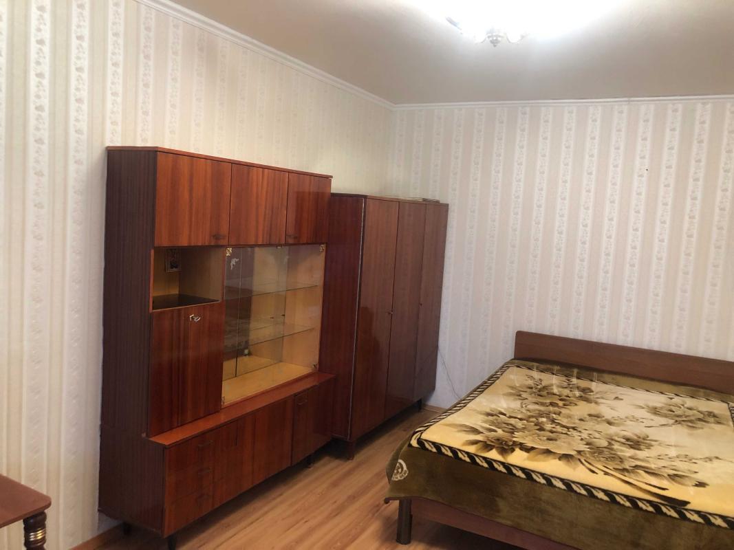 Long term rent 1 bedroom-(s) apartment Revutskoho Street 42