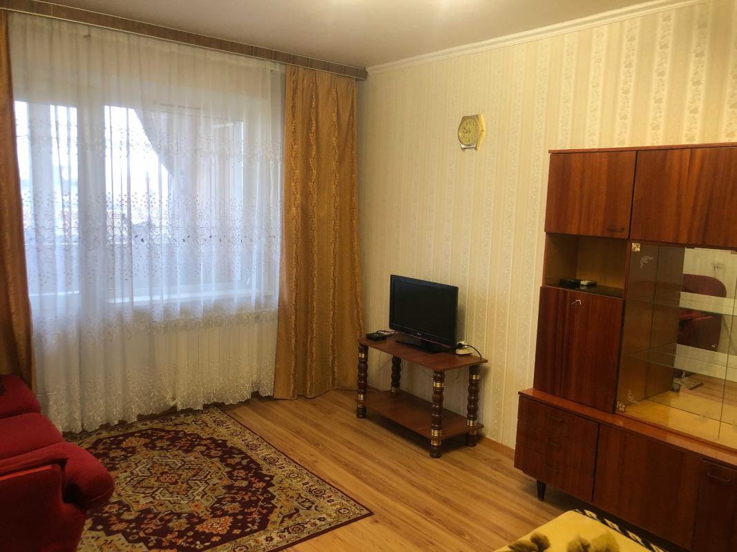 Long term rent 1 bedroom-(s) apartment Revutskoho Street 42