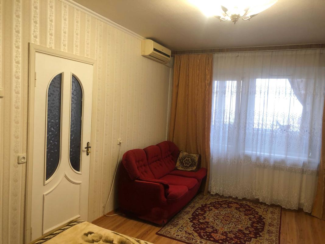 Long term rent 1 bedroom-(s) apartment Revutskoho Street 42