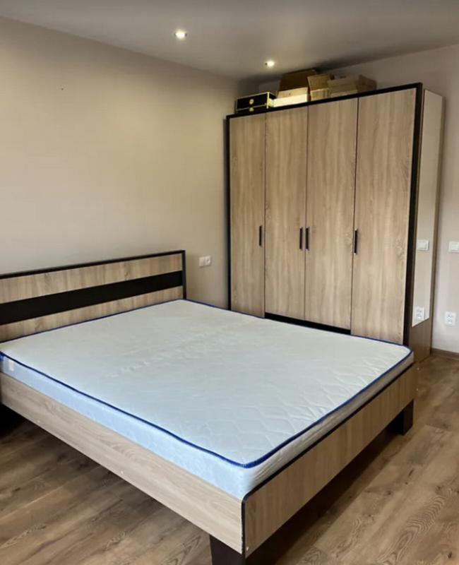 Sale 3 bedroom-(s) apartment 79 sq. m., Kotsiubynskoho Street 5б
