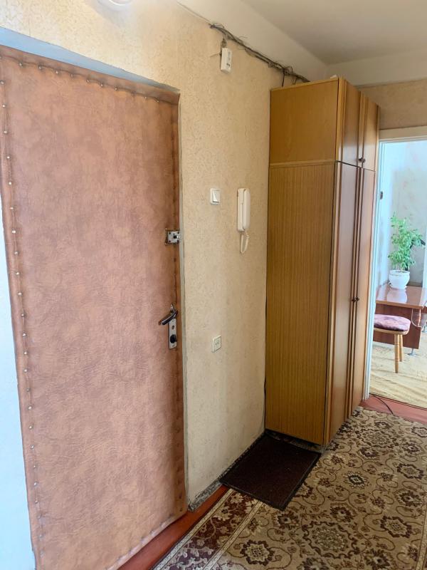 Long term rent 3 bedroom-(s) apartment Heroyiv polku "Azov" Street (Marshala Malynovskoho Street) 32