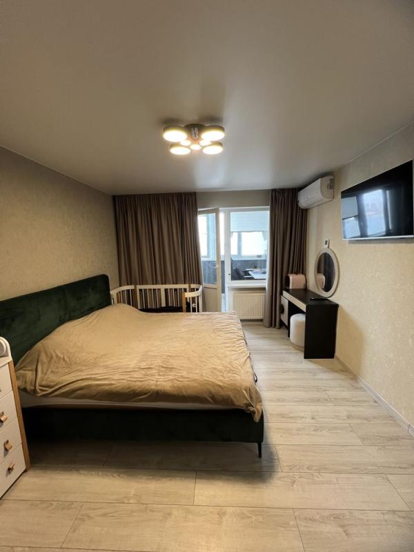 Sale 2 bedroom-(s) apartment 78 sq. m., Revutskoho Street 54