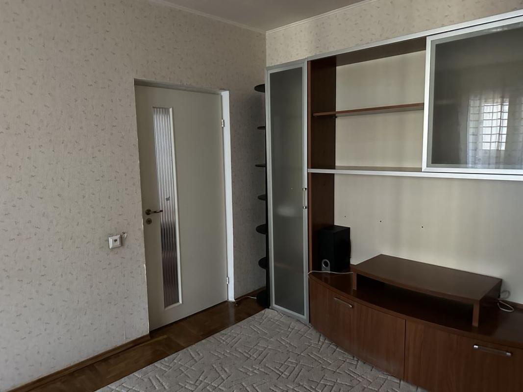 Продаж 3 кімнатної квартири 77 кв. м, Тростянецька вул. 6е