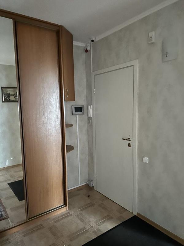 Продажа 3 комнатной квартиры 77 кв. м, Тростянецкая ул. 6е
