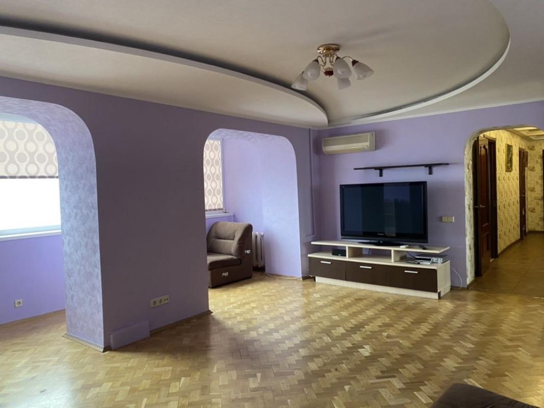 Long term rent 3 bedroom-(s) apartment Volodymyra Ivasiuka Avenue (Heroiv Stalinhrada Avenue) 14б
