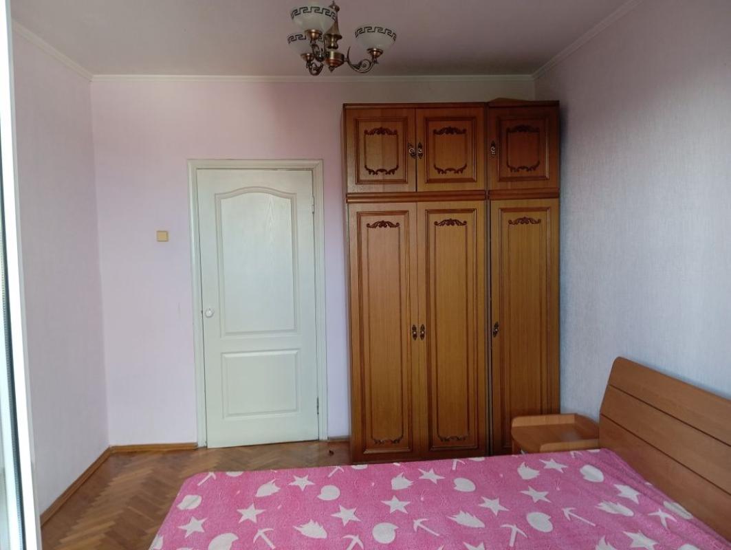 Long term rent 2 bedroom-(s) apartment Kompozytora Liatoshynskoho Street 28